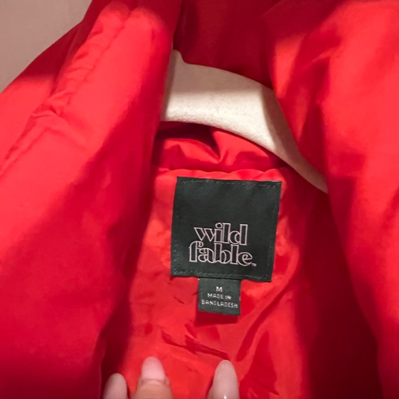 Red cropped puffer - Picture 2 of 2